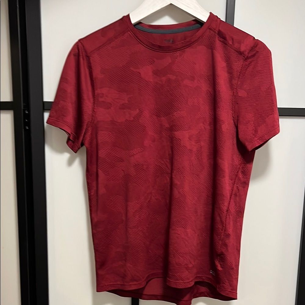 DSG Men's Red Camouflage T-Shirt Activewear Size Medium